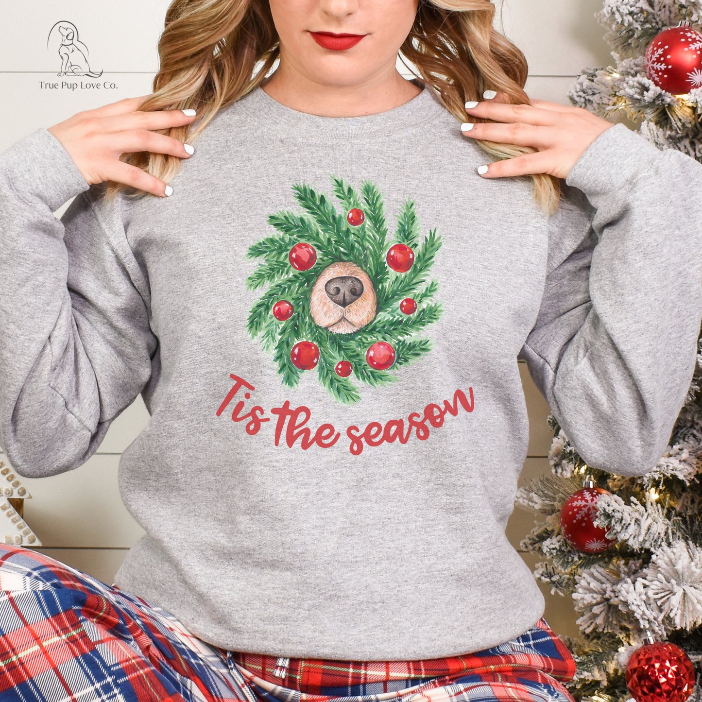 Tis the season - Golden wreath Dog Mom Sweatshirt