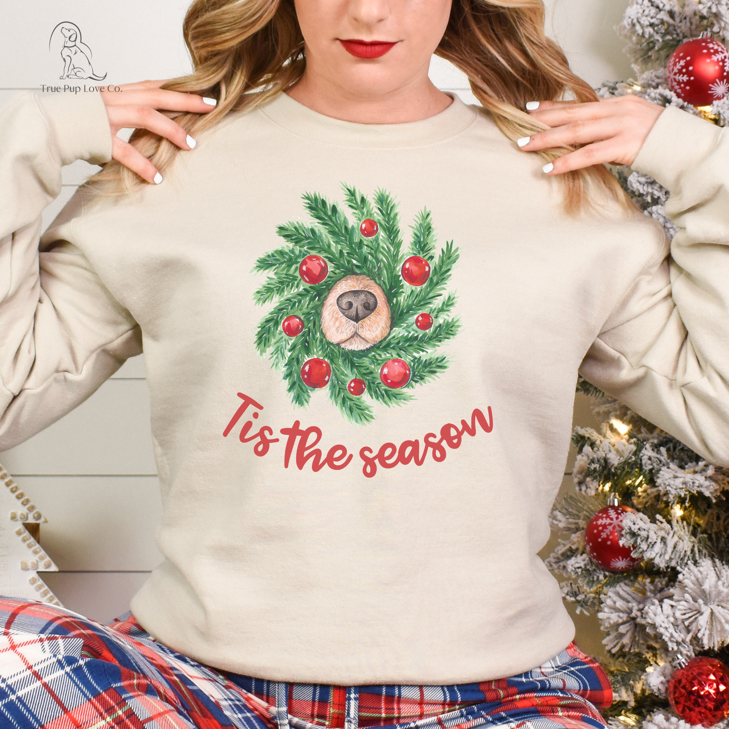 Tis the season - Golden wreath Dog Mom Sweatshirt